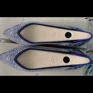 Rothys Navy Houndstooth Points
